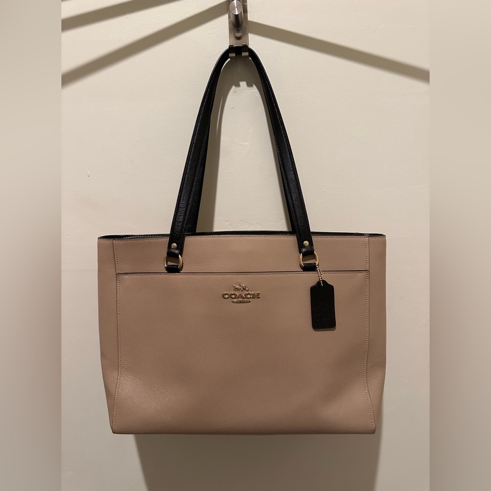 Large Coach Tote - Beige and Black Shoulder Bag with laptop pocket.